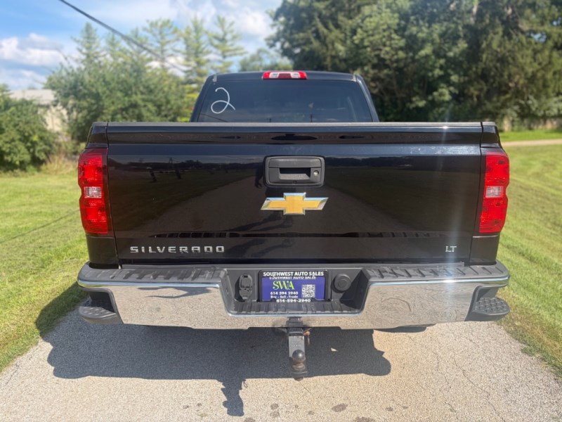 Additional photo of vehicle.