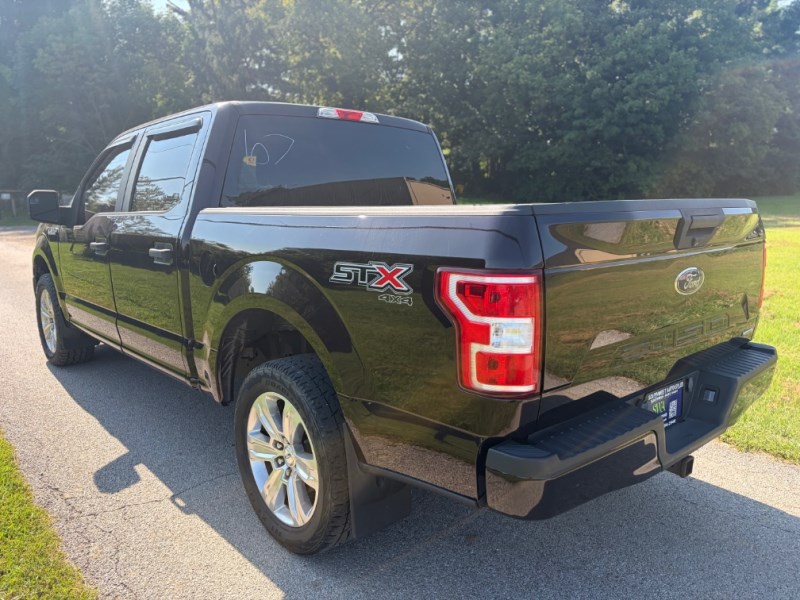 Additional photo of vehicle.