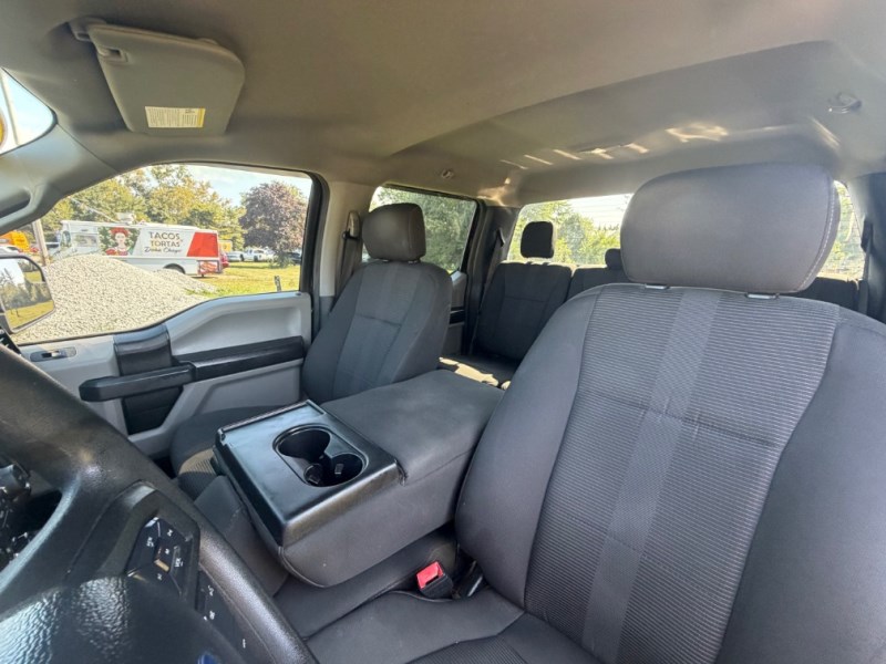 Additional photo of vehicle.