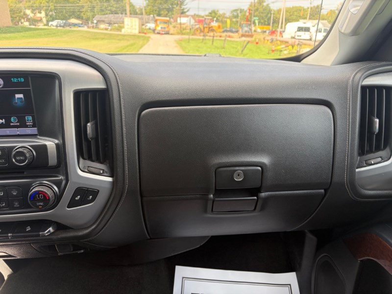 Additional photo of vehicle.