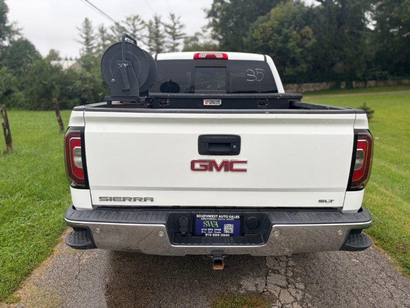 Additional photo of vehicle.