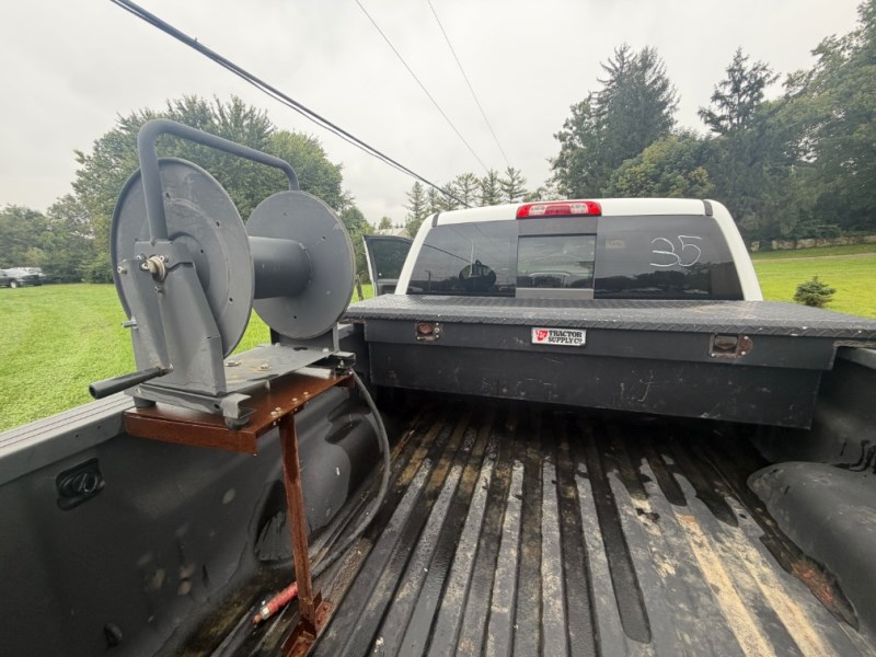 Additional photo of vehicle.
