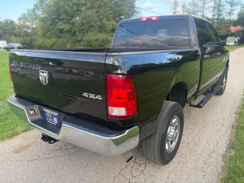 Additional photo of vehicle.
