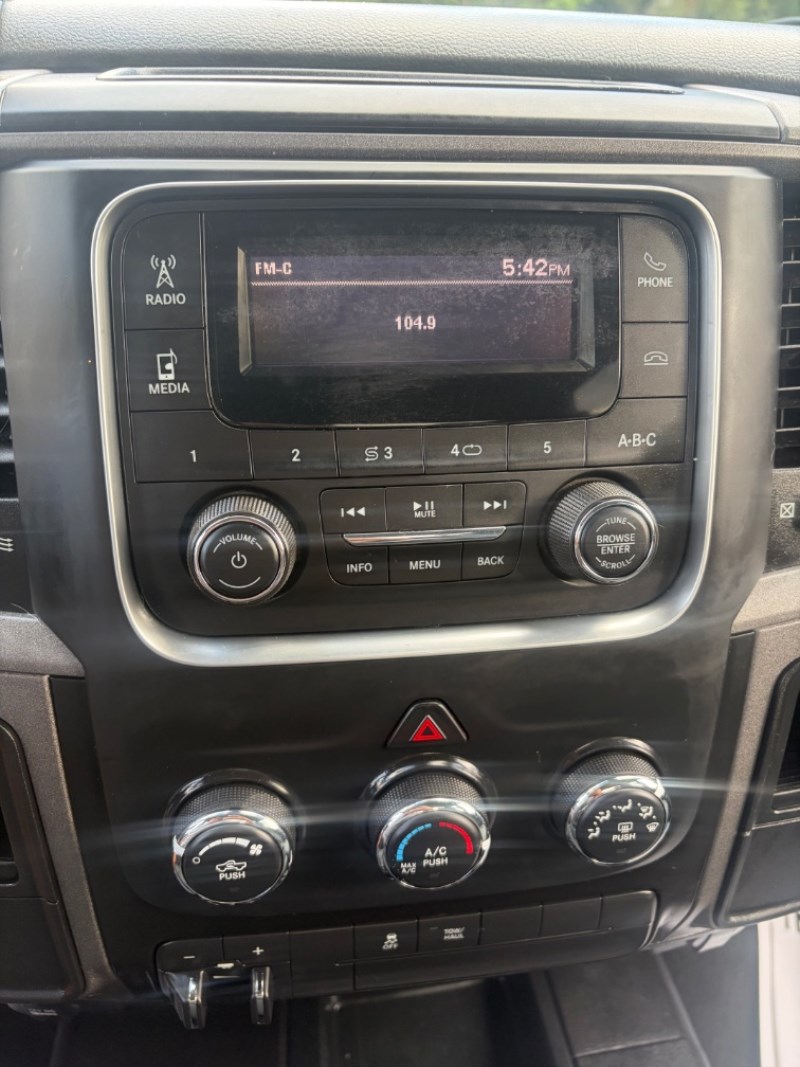 Additional photo of vehicle.