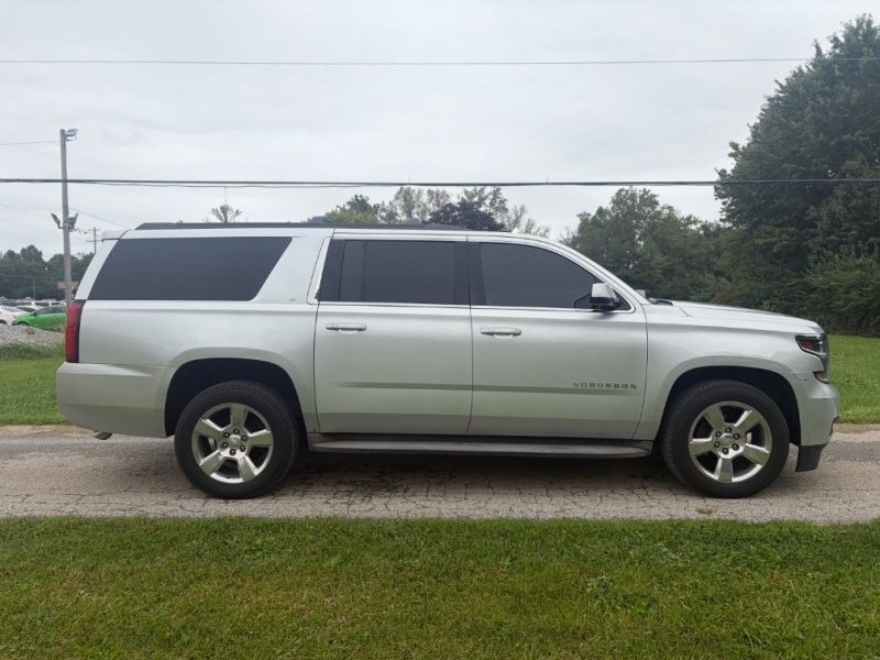 Additional photo of vehicle.