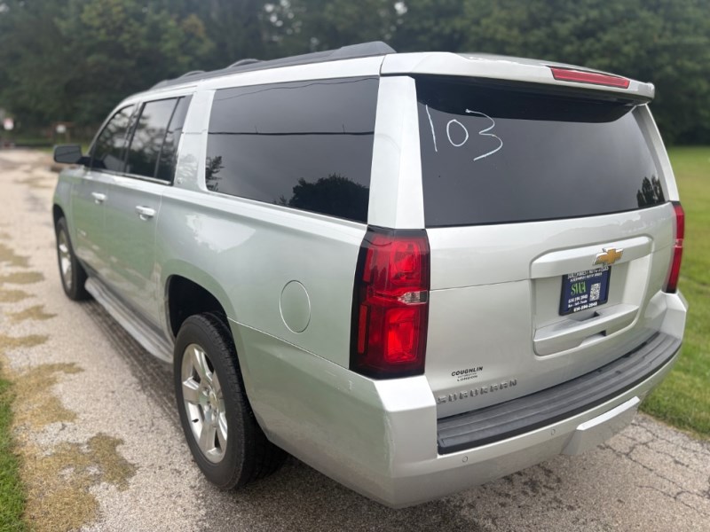 Additional photo of vehicle.