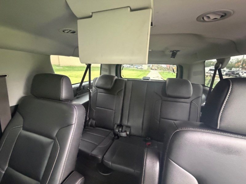 Additional photo of vehicle.