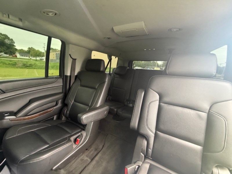 Additional photo of vehicle.