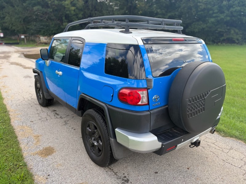 Additional photo of vehicle.