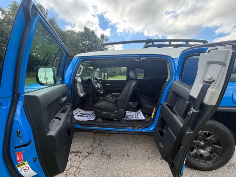 Additional photo of vehicle.