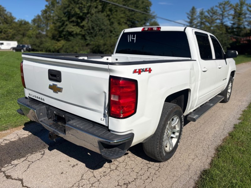 Additional photo of vehicle.