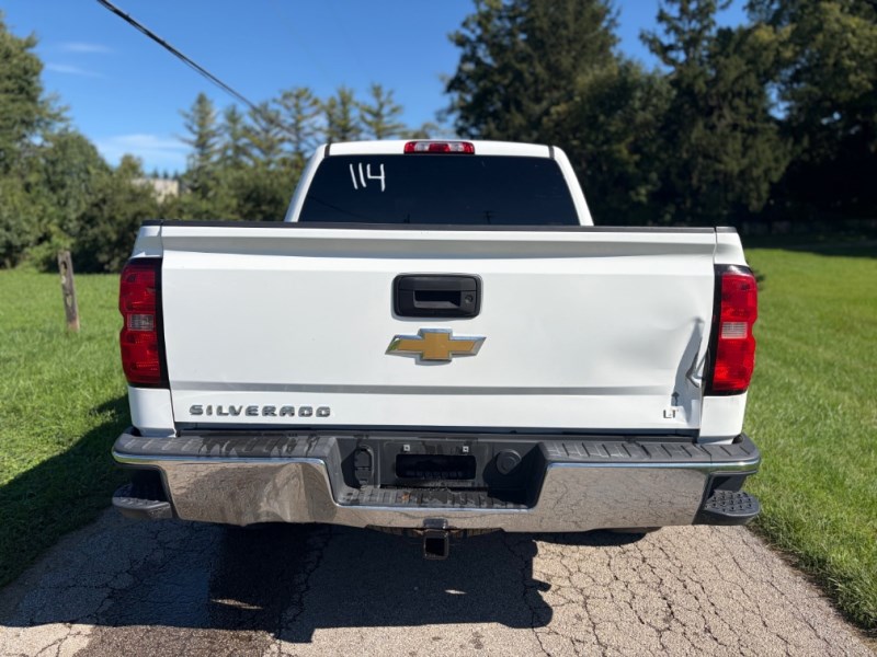 Additional photo of vehicle.