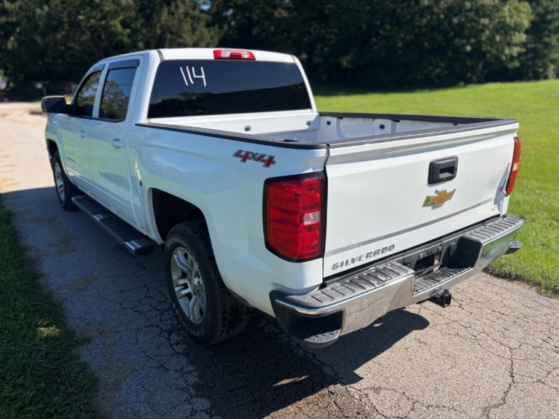 Additional photo of vehicle.