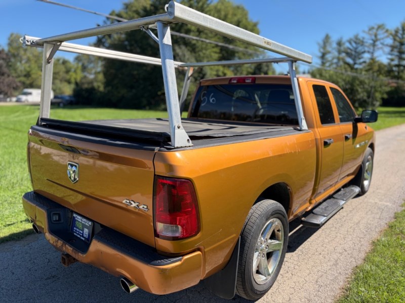 Additional photo of vehicle.