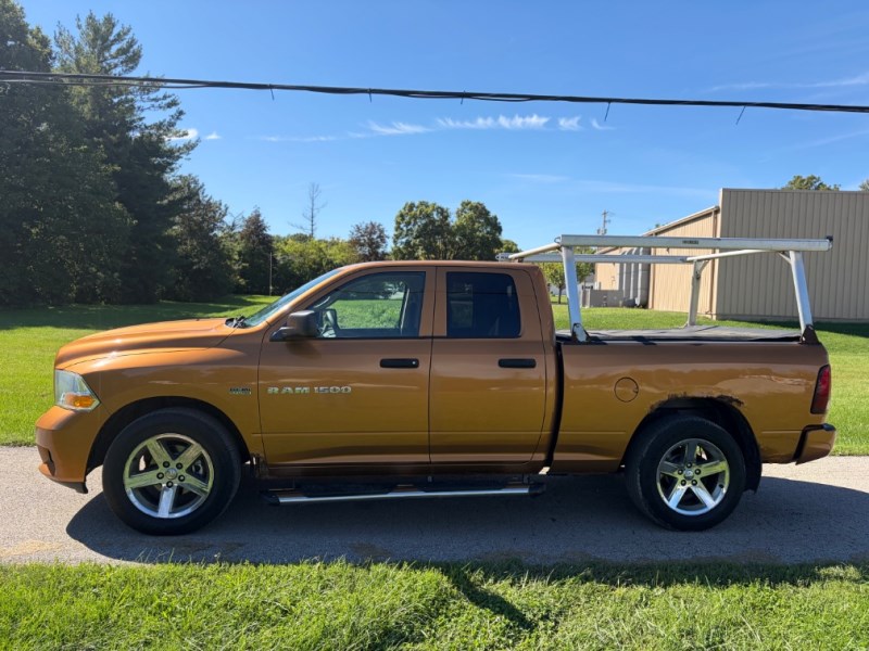 Additional photo of vehicle.