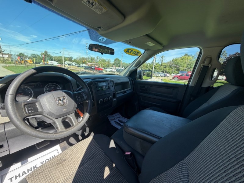 Additional photo of vehicle.