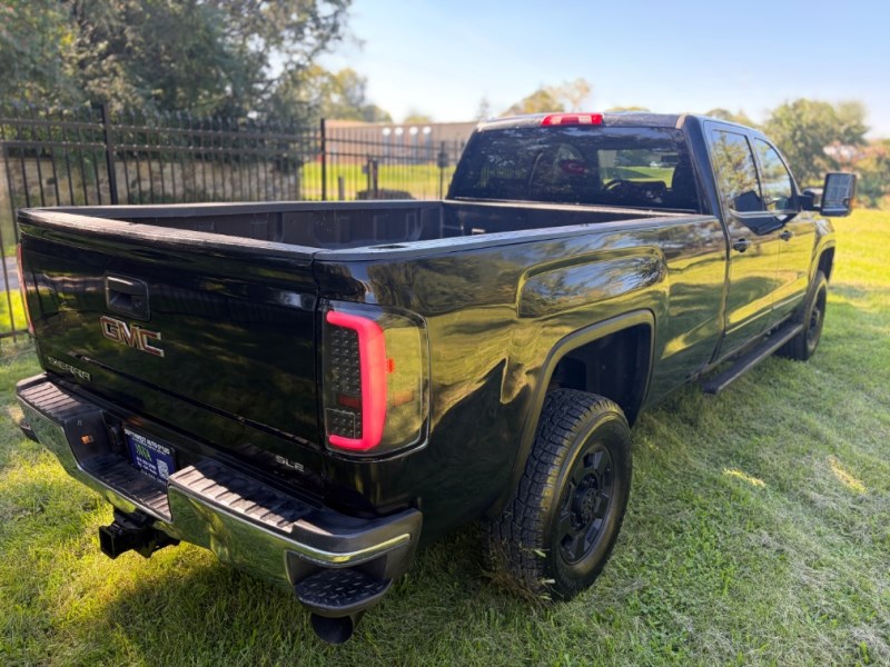 Additional photo of vehicle.