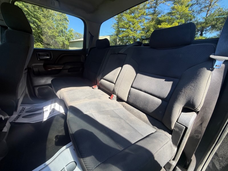 Additional photo of vehicle.