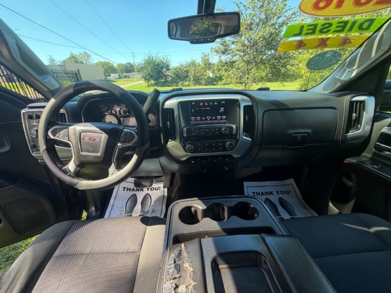 Additional photo of vehicle.