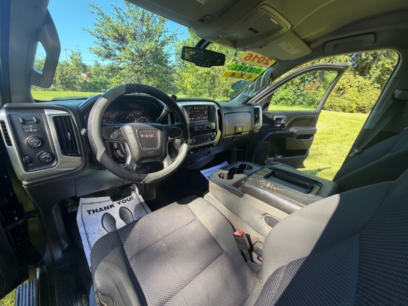 Additional photo of vehicle.