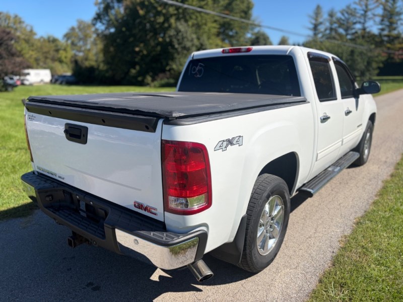 Additional photo of vehicle.