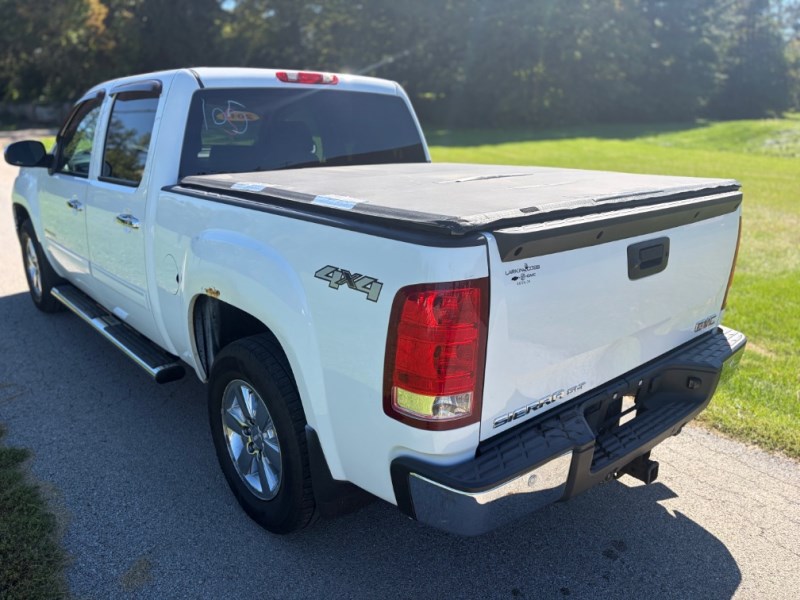 Additional photo of vehicle.