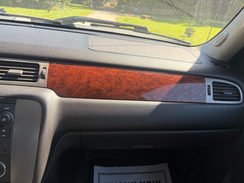 Additional photo of vehicle.
