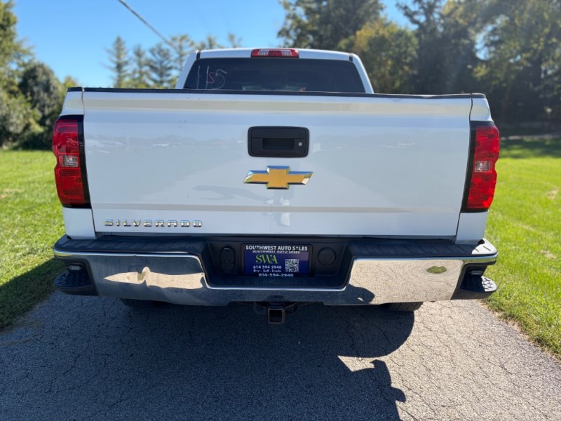 Additional photo of vehicle.