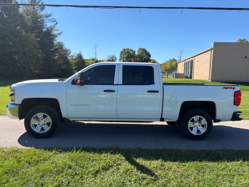 Additional photo of vehicle.