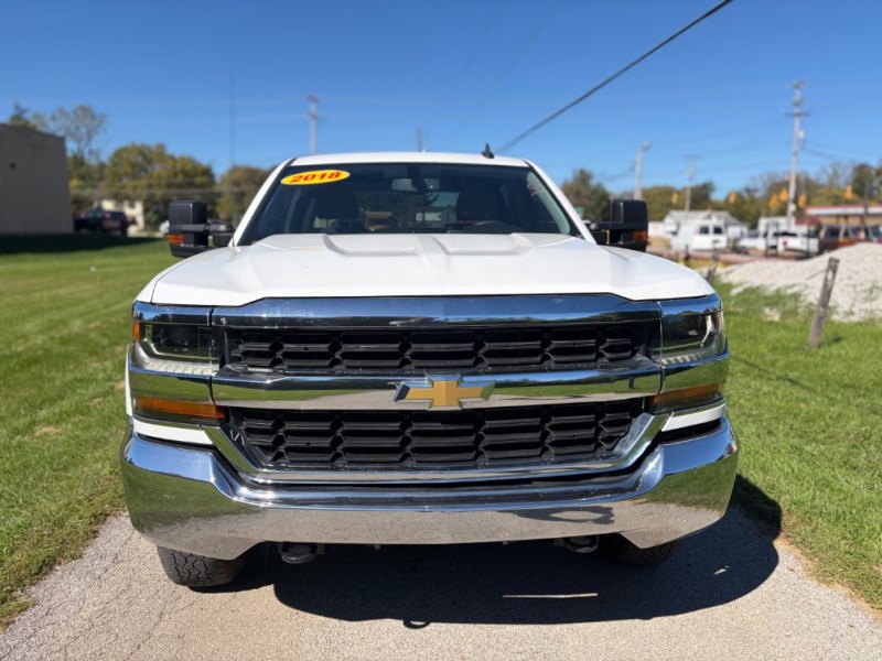 Additional photo of vehicle.