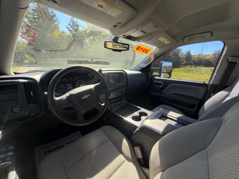 Additional photo of vehicle.