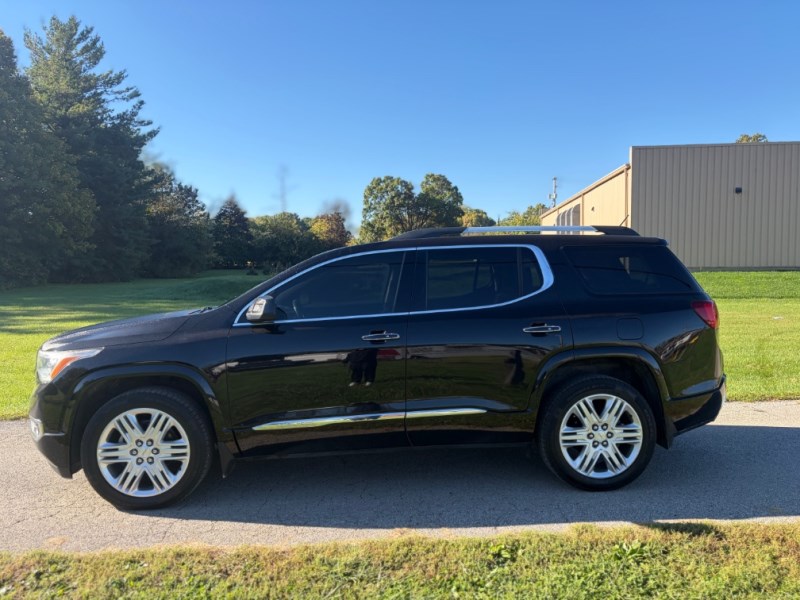Additional photo of vehicle.