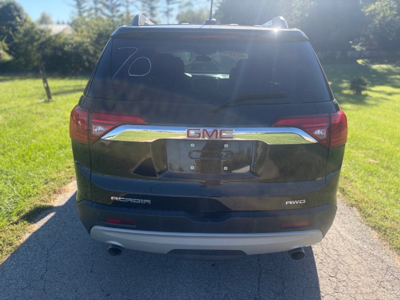 Additional photo of vehicle.