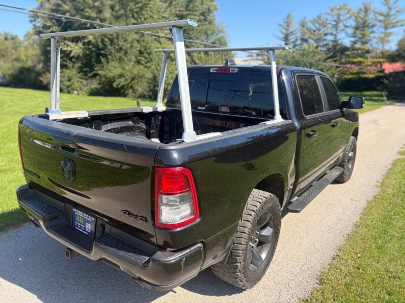Additional photo of vehicle.