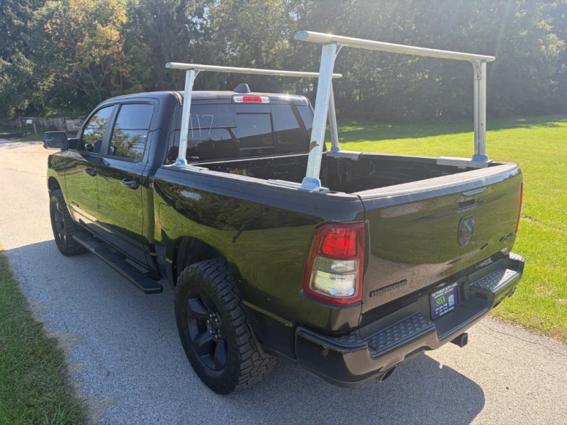 Additional photo of vehicle.