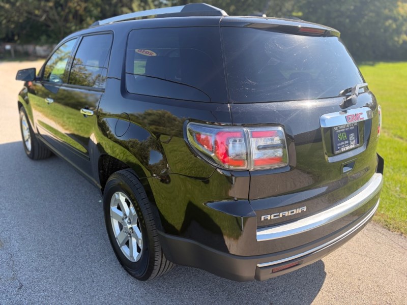 Additional photo of vehicle.