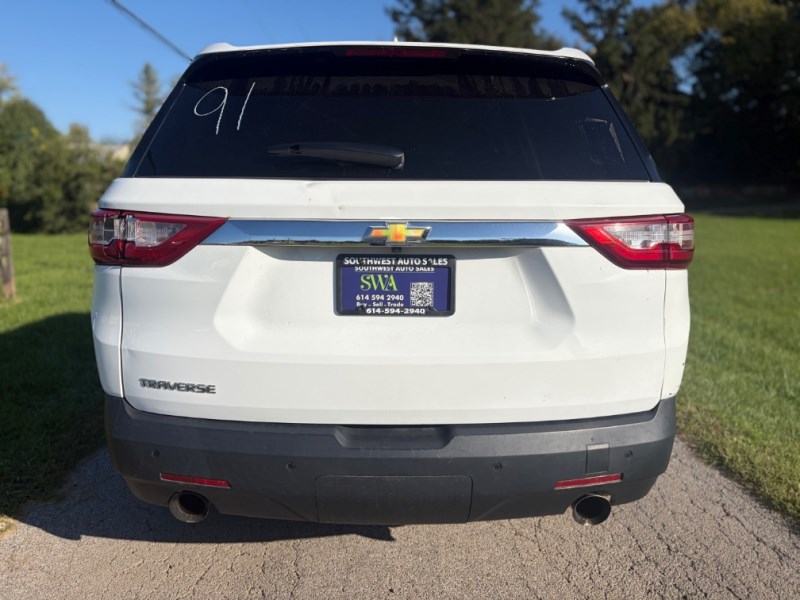 Additional photo of vehicle.