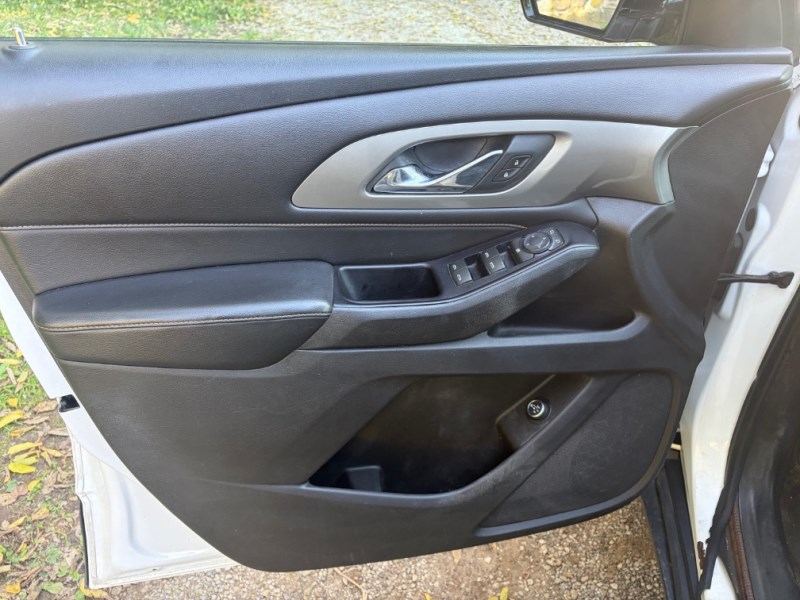 Additional photo of vehicle.