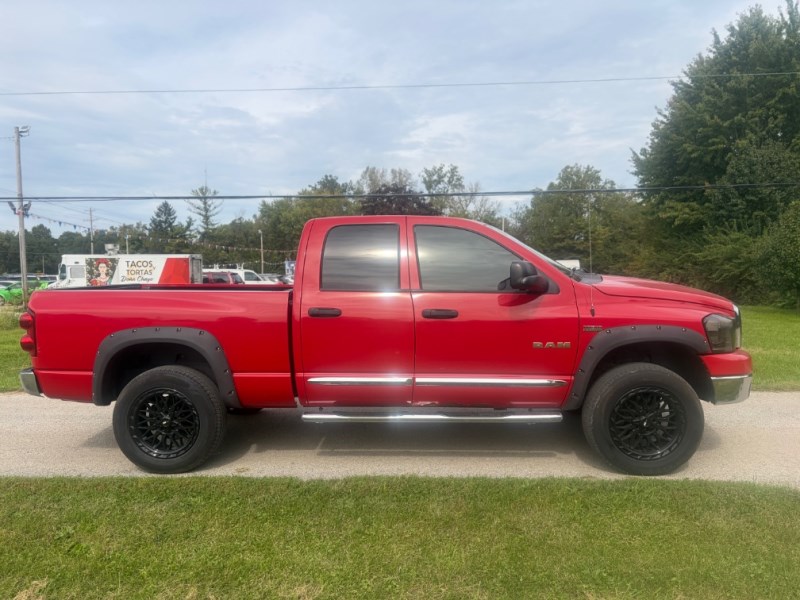 Additional photo of vehicle.