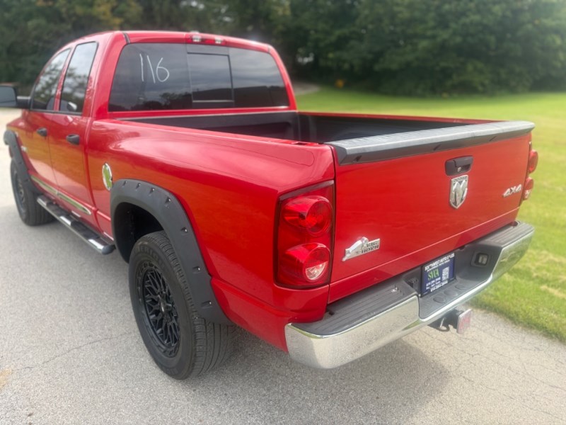 Additional photo of vehicle.