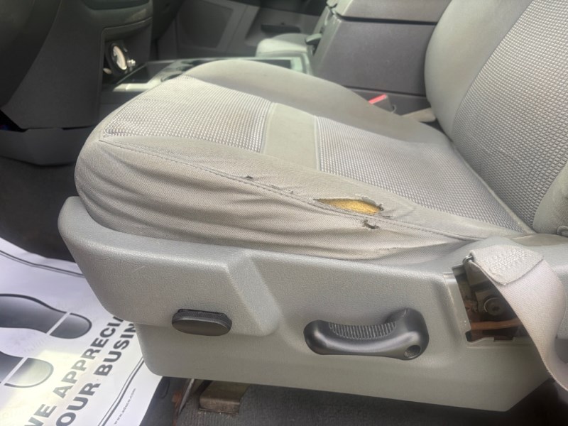 Additional photo of vehicle.
