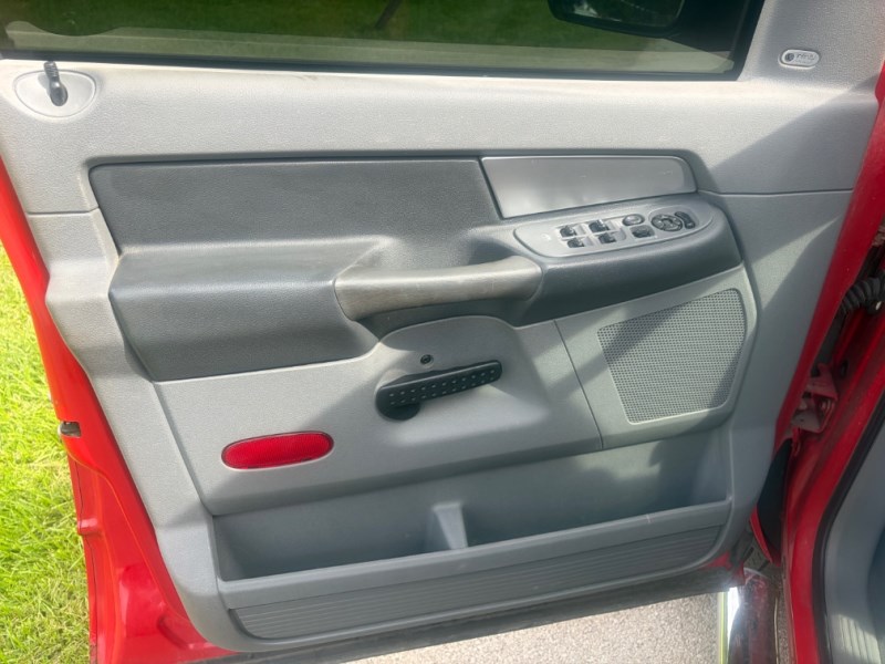 Additional photo of vehicle.