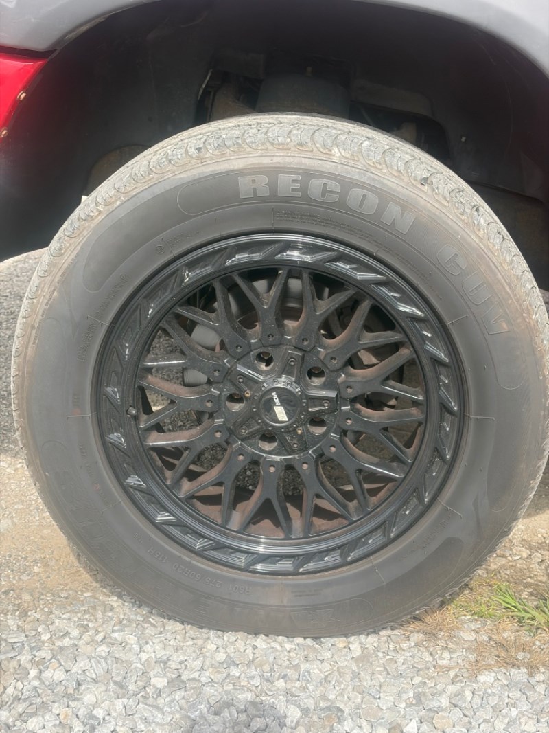 Additional photo of vehicle.