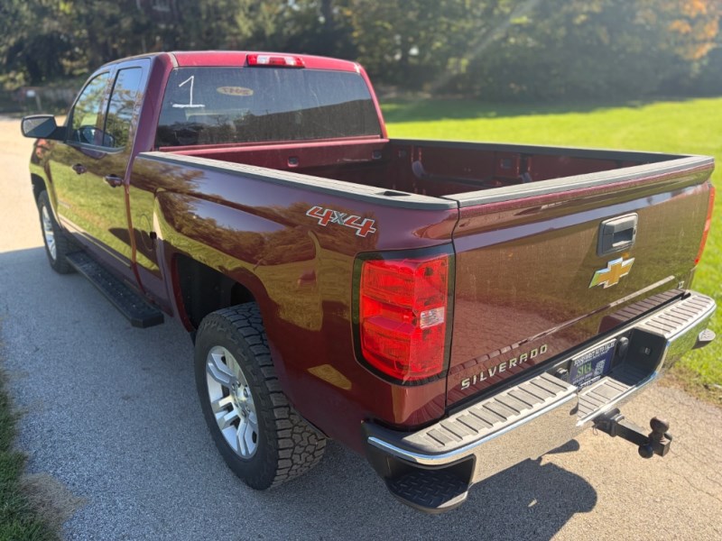 Additional photo of vehicle.