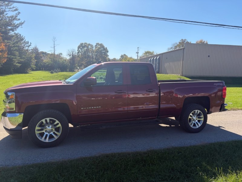 Additional photo of vehicle.