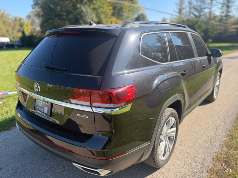 Additional photo of vehicle.