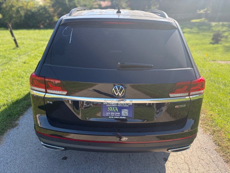 Additional photo of vehicle.