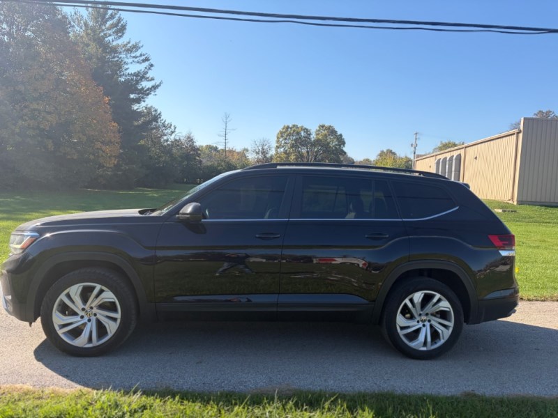 Additional photo of vehicle.