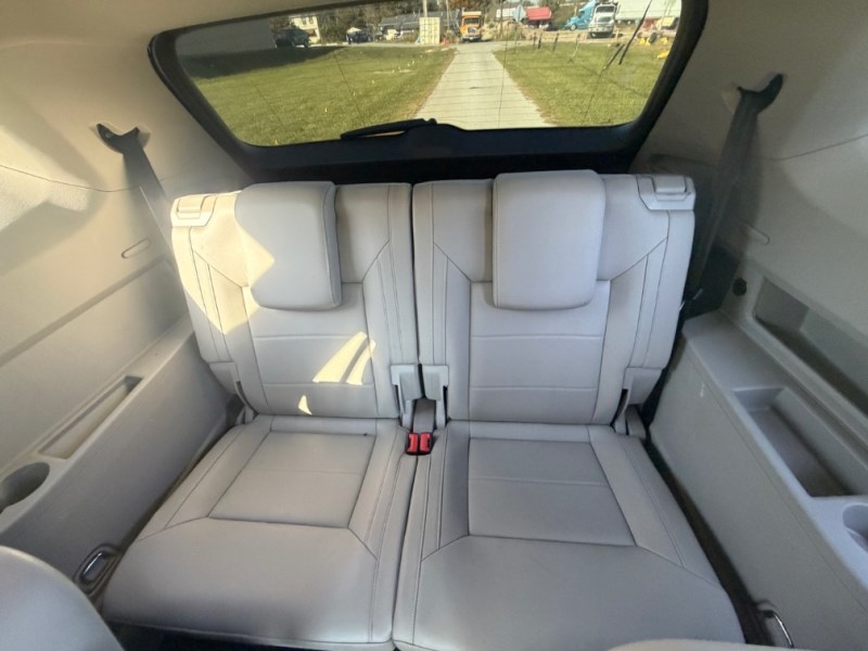 Additional photo of vehicle.