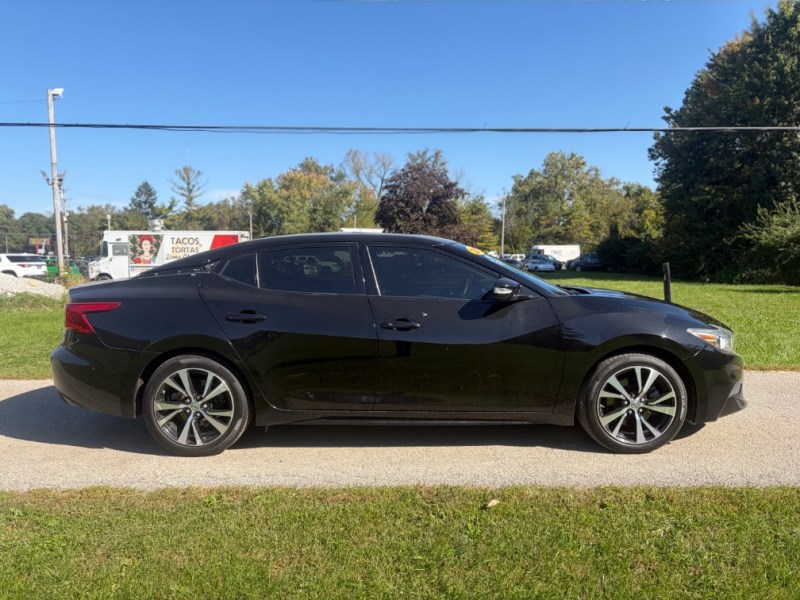 Additional photo of vehicle.